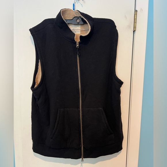 Bloomingdale's Other - Gorgeous men’s store of Bloomingdale’s vest XL
